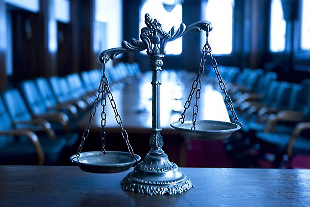 Why Hiring a Lawyer For Businesses is Essential